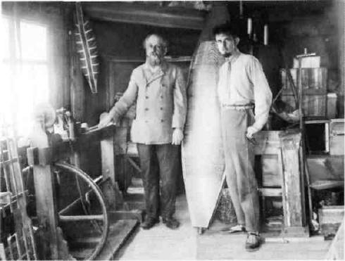 Циолковский с журналистом Алтайским. 1928 г.
